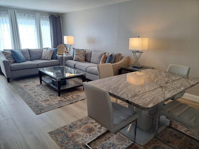 Photo - 1502 S Lakeside Dr Unit 208