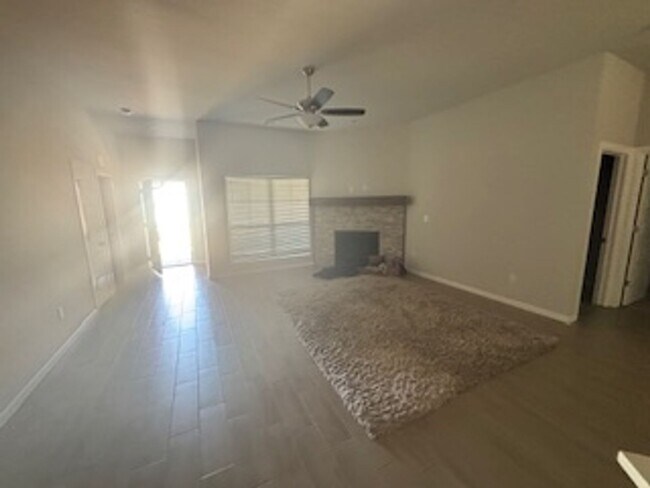 Photo - 4006 Lynford Ln