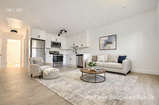 Building Photo - 1936 New England St