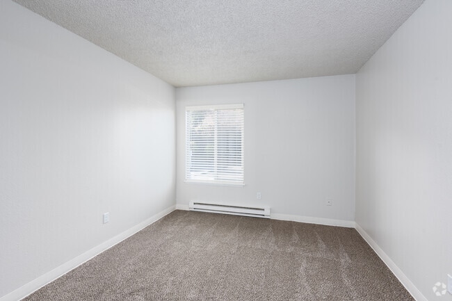 2BD, 1BA - 796-812SF