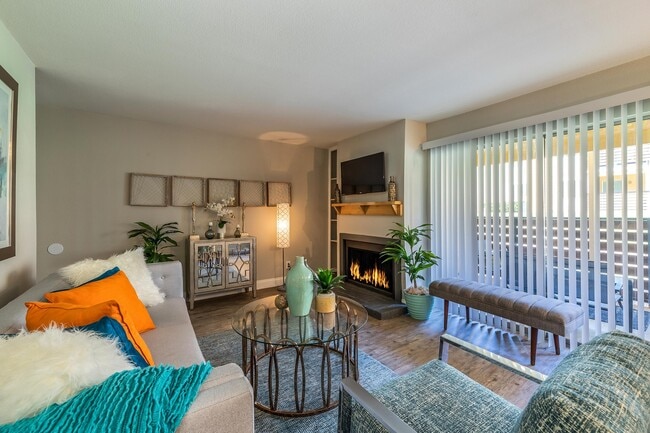 Photo - Flintridge Apartments