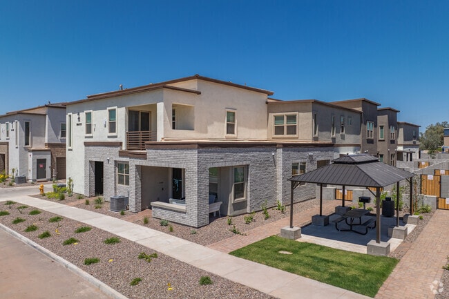 Building Photo - Bella Olivia Rental