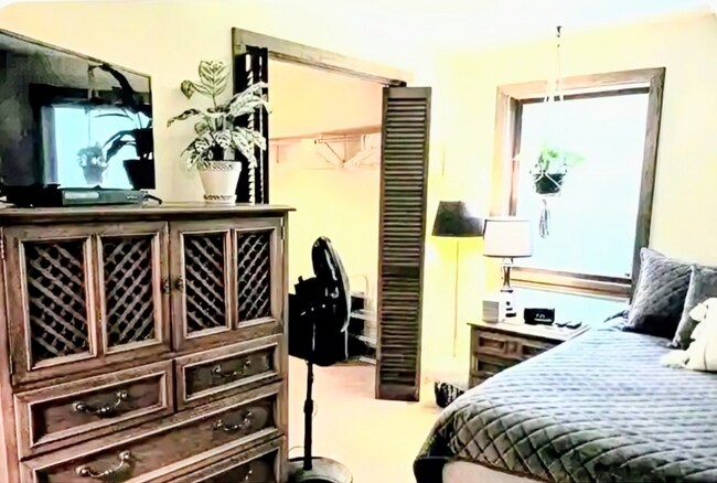 Photo - 892 N State Rd 149