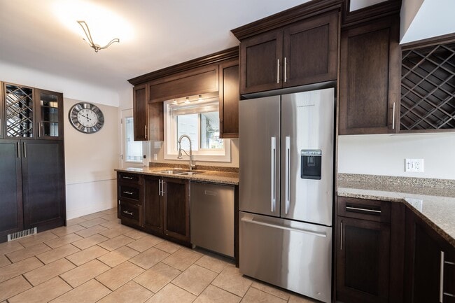 Photo - 3001 Glen Lake Rd