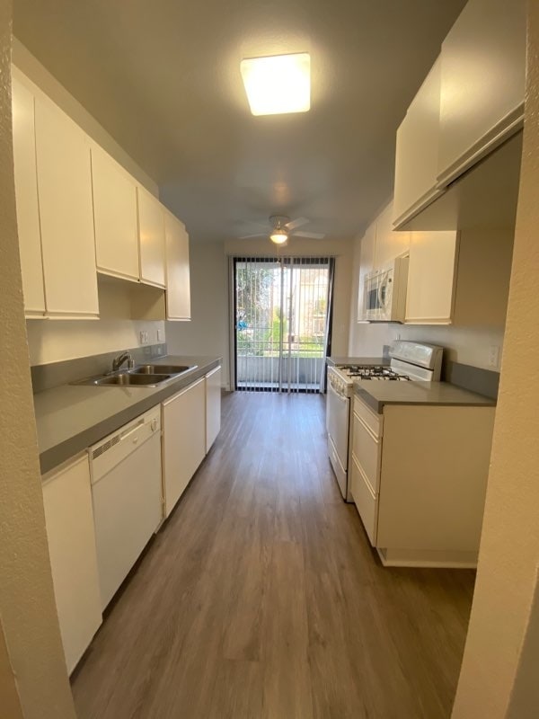 Photo - 4343 Whitsett Ave Unidad 104