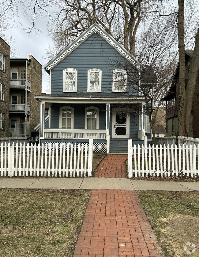Building Photo - 1906 Orrington Ave Unit 1 Rental