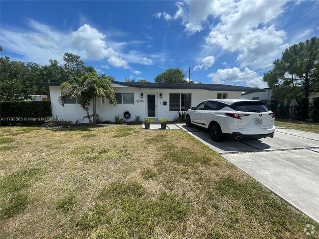 Building Photo - 9770 SW 85th Ter Rental