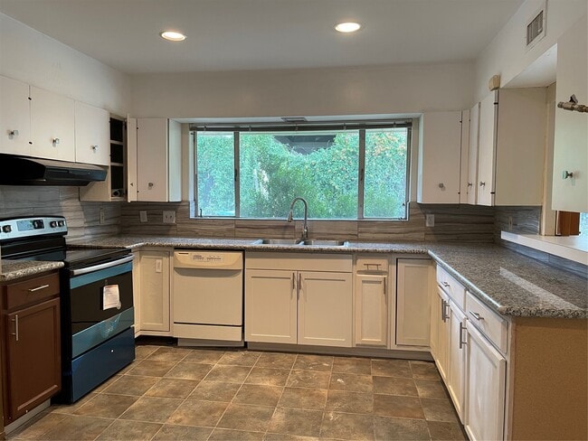 Building Photo - 5122 Jackwood St