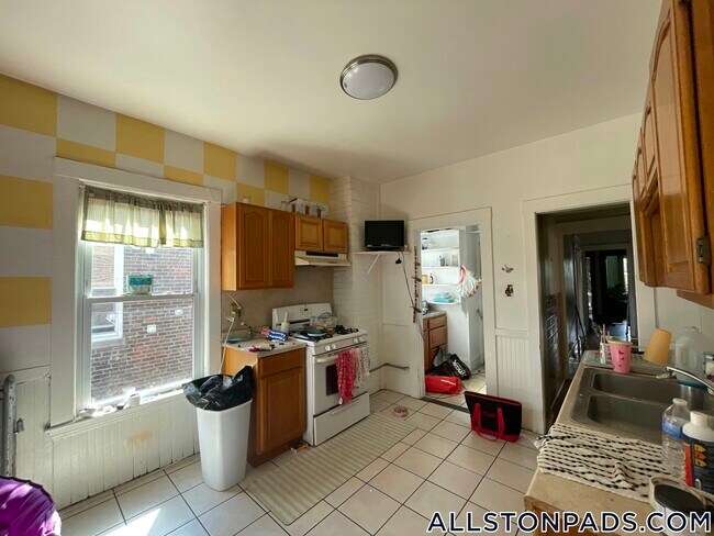 21 Long Ave Unit 3