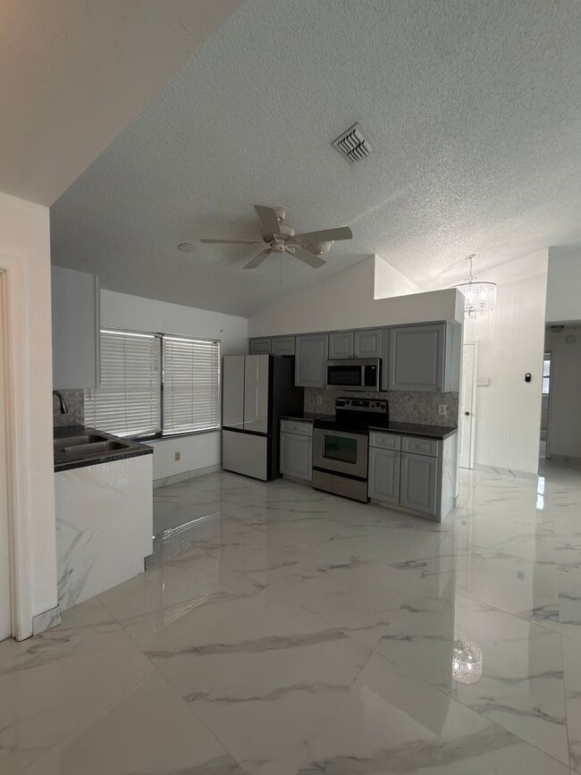 Photo - 9142 Sabal Palm Cir