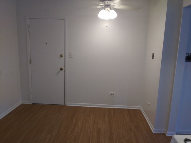 Photo - 510 N Mill Rd Unidad G