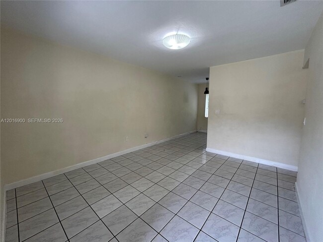 Photo - 2843 SW 37th Ct Unit W