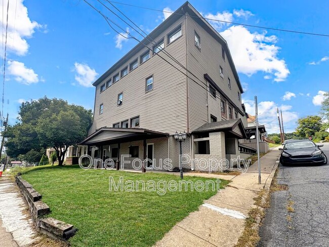 Photo - 400 Railroad St Unit #10