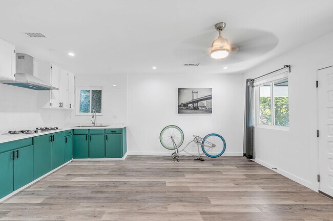 Photo - Beautiful newly remodeled modern 2 Bed + 2...
