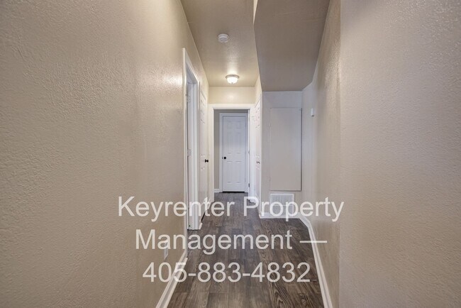 Photo - Bright & Stylish 2-Bedroom Close to the Plaza District Unit C