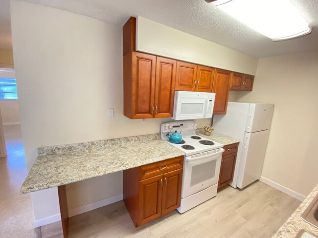 Photo - Enjoy Downtown living in this 2/1 Duplex!!