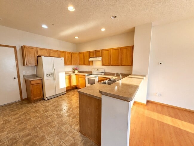 Photo - Rare 2bed + Loft Townhome in Maple Grove