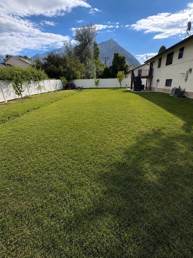 Photo - 4860 Country Club Dr