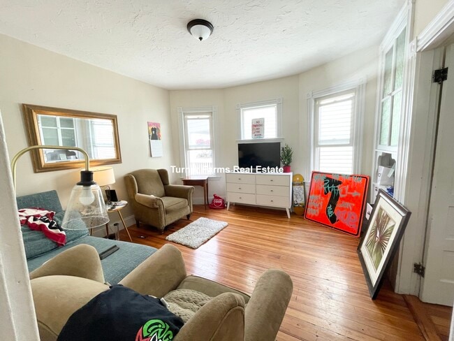 Building Photo - 26 Taft St Unit 2 Rental