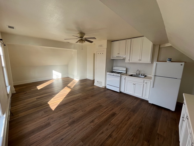 Photo - 807 Pine St Unit B
