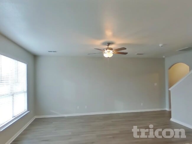 Photo - 1335 Coltview Pl