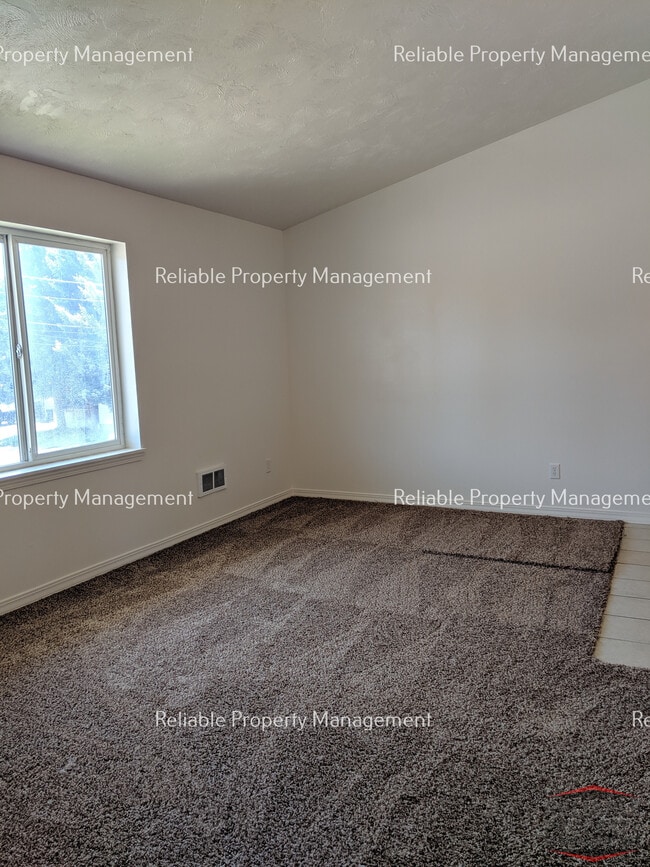 Photo - 685 John Adams Pky Unit 1