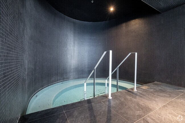 bain à remous - 1 Square Phillips