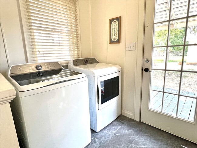 Photo - 802 S Day St