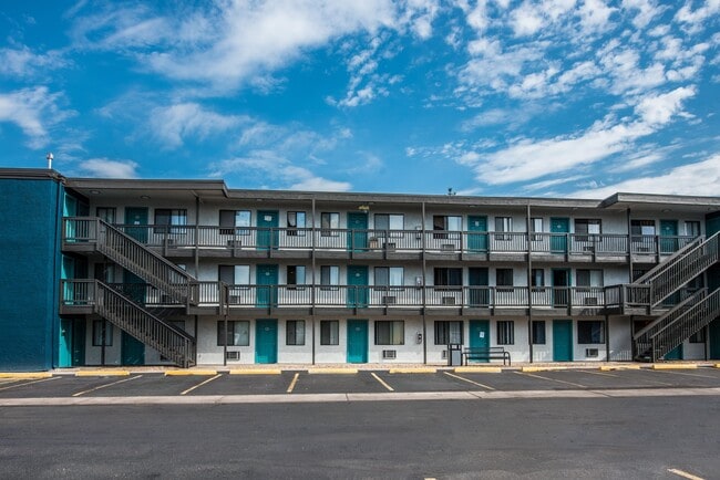 Photo - Parkwood Plaza