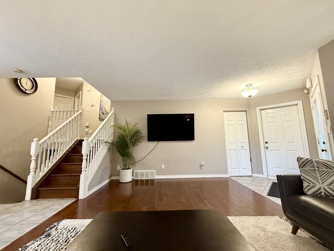 Photo - 3572 Caribou Crescent