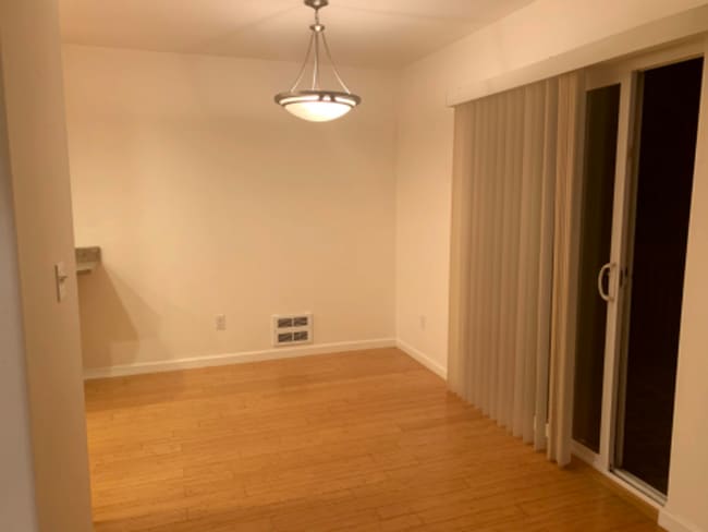 Photo - 2112/2114 Hamilton Duplex Unit 2112