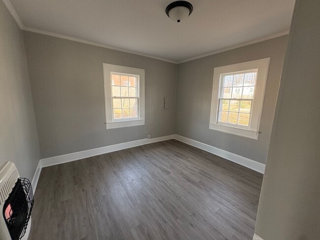 Photo - 611 E Main St