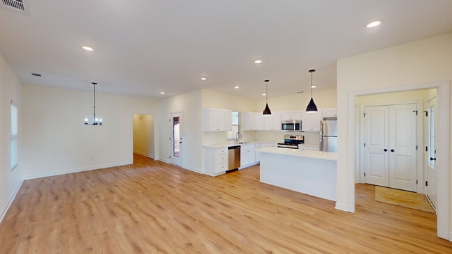 Photo - 216 Morningside Dr