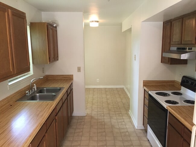 Photo - 335 Duncan Ave