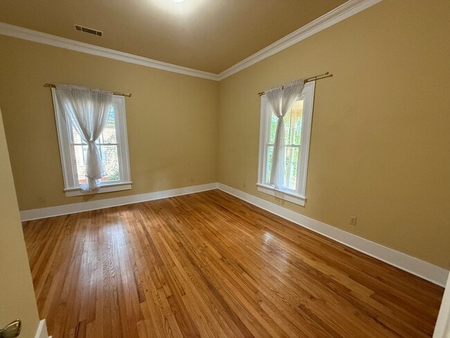 Photo - Beautiful Remodeled Home in Normaltown Athens!!