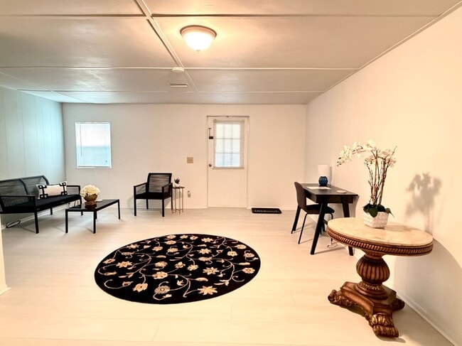 Photo - 9999 NE 120th St