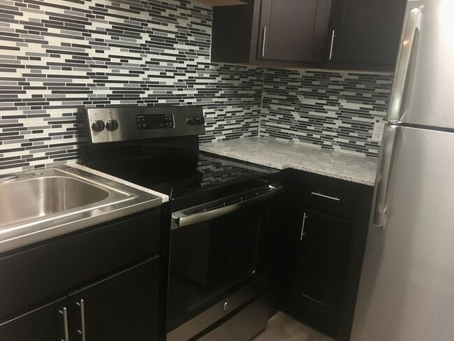 Building Photo - *** Beautiful & Updated Apartment in Mt. Washington * 1 Block to Grandview Ave * Pet Friendly * A... Unit 1