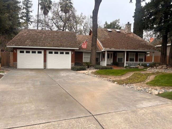 Photo - Amazing home for rent in Oak Ranch neighbo...