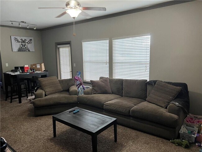 Photo - 11350 4 Points Dr Unidad 922