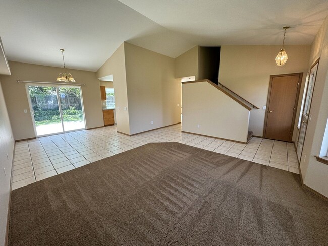 Photo - BONUS RENT SPECIAL! Backyard Oasis: 3 Bedr...