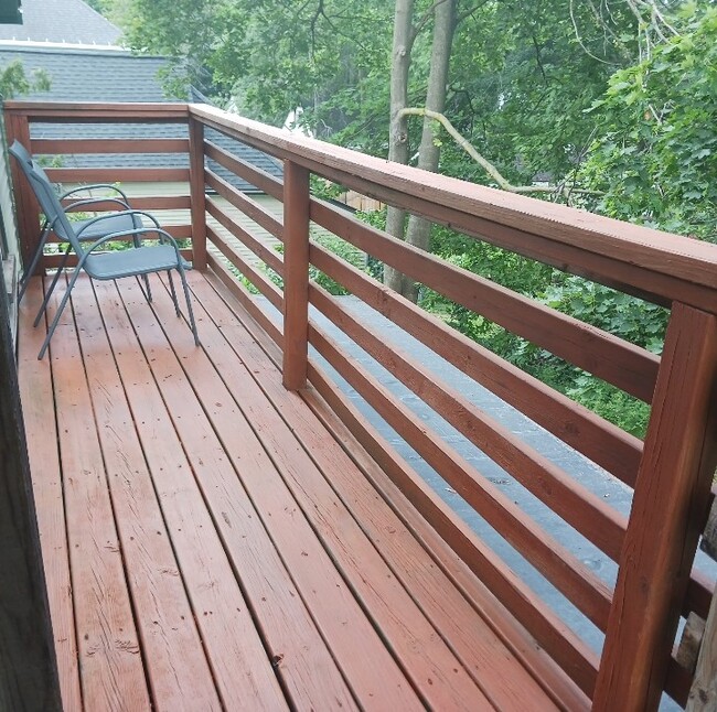 private deck - 311 Plymouth Ave NE Unit 2