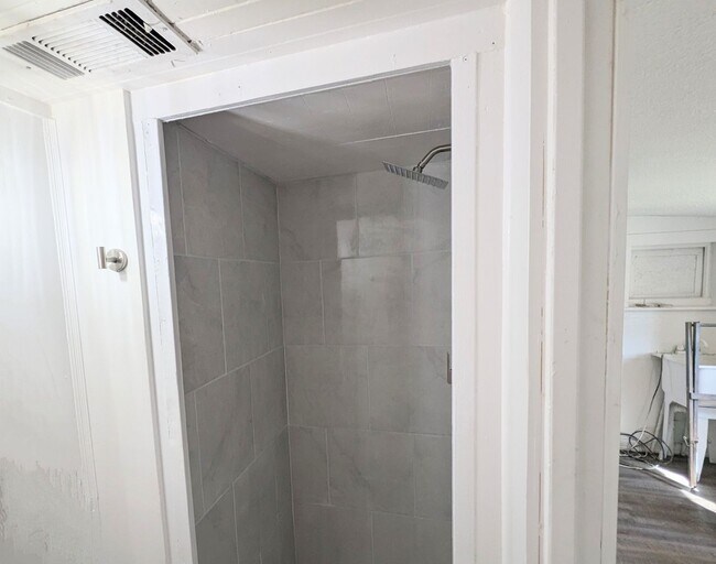 Remodeled Home on Texas Side House Rental in Texarkana, TX