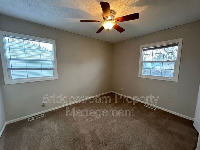 Photo - 2937 Prentice Dr
