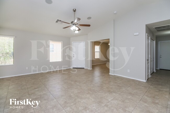4186 E Aragonite Ln