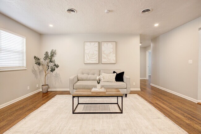 Photo - 1332 Kansas St