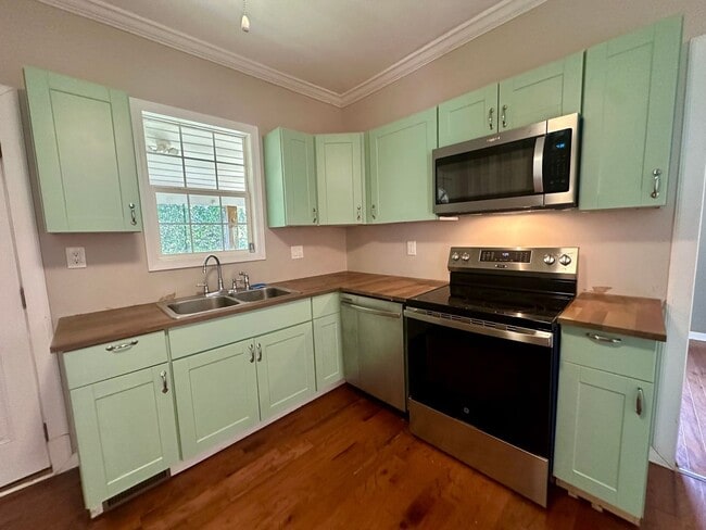 Photo - 907 Avenue A