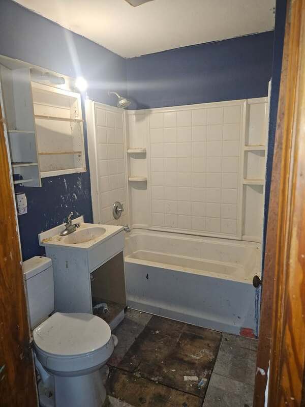 Photo - 1449 Walbridge Ave