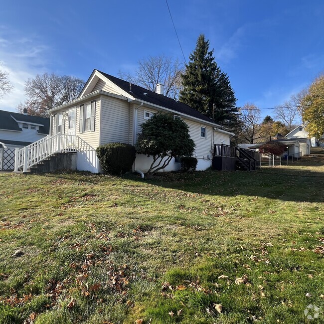 Building Photo - 223 Sunnyside Ave Rental