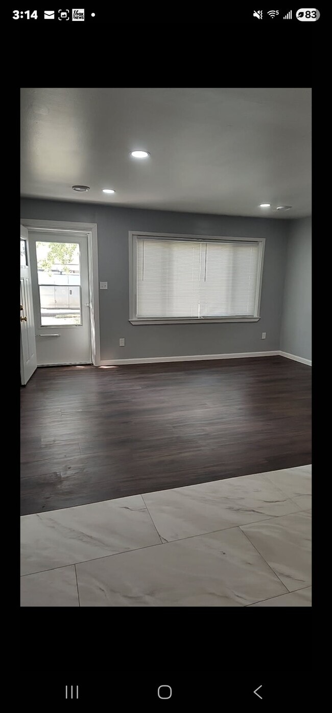 Photo - 26170 Nagel St