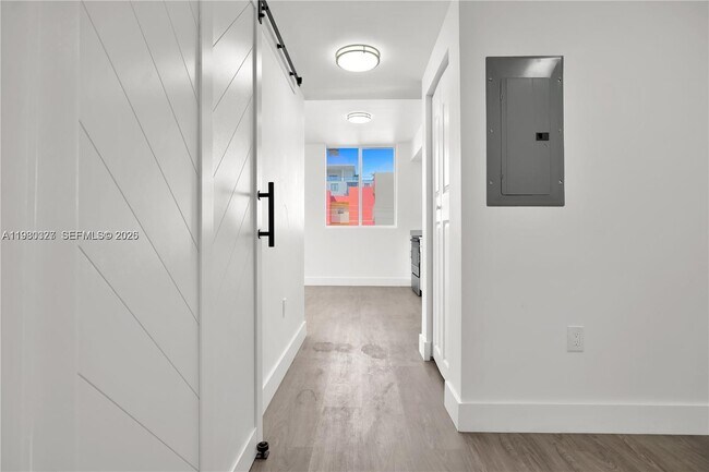 Photo - 1620 NW 18th St Unit 104